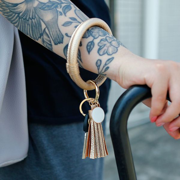 s1609 women girls pu leather bracelet key ring bangle keyring tassel ring circle key ring keychain wristlet keyrings jewelry, Slivery;golden
s1609 women girls pu leather bracelet key ring bangle keyring tassel ring circle key ring keychain wristlet keyrings jewelry, Slivery;golden