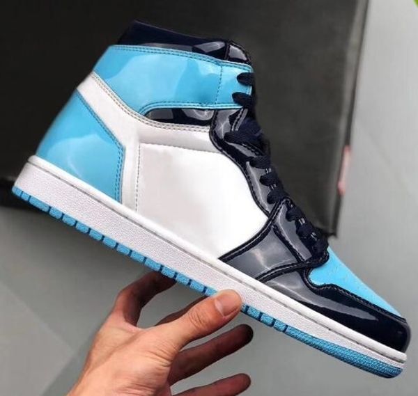2019 new 1 high og unc patent wmns asg obsidian blue chill white men women basketball shoes 1s all-star game sneakers with box
2019 new 1 high og unc patent wmns asg obsidian blue chill white men women basketball shoes 1s all-star game sneakers with box