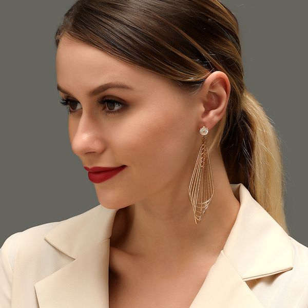 20pcs / lot европа новые многослойное падение серьги ретро геометрический рисунок серьги стержня женщины сплав длинных шаблоны качают ухо юв, Silver
20pcs / lot европа новые многослойное падение серьги ретро геометрический рисунок серьги стержня женщины сплав длинных шаблоны качают ухо юв, Silver