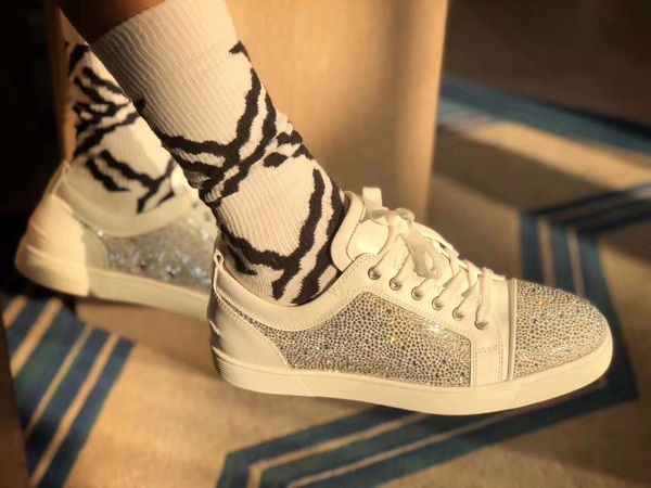 party wedding -- fashion low junior strass red bottom shoes popular brands red sole rhinestone outdoor trainer shoes eu35-47, Black
party wedding -- fashion low junior strass red bottom shoes popular brands red sole rhinestone outdoor trainer shoes eu35-47, Black