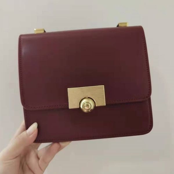 2020 ladies fashion shoulder bag temperament messenger bag new niche women retro tofu small square large capacity
2020 ladies fashion shoulder bag temperament messenger bag new niche women retro tofu small square large capacity