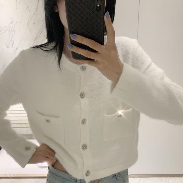 women sweater warm soft waxy solid snowflake buckle sweater, White;black
women sweater warm soft waxy solid snowflake buckle sweater, White;black