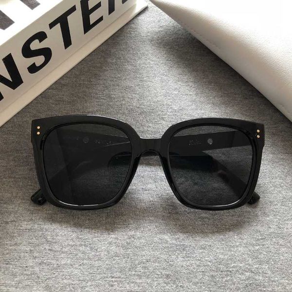 2020 brand new korea jennie cooperation gm sunglasses fashion women elegant sunglasses classic lady square frame glasses kuku, White;black
2020 brand new korea jennie cooperation gm sunglasses fashion women elegant sunglasses classic lady square frame glasses kuku, White;black
