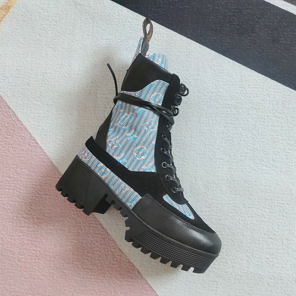 2020 trend european women's boots thick high-heeled front lace-up short tube printing color-matching martin boots factory direct sales, Black
2020 trend european women's boots thick high-heeled front lace-up short tube printing color-matching martin boots factory direct sales, Black