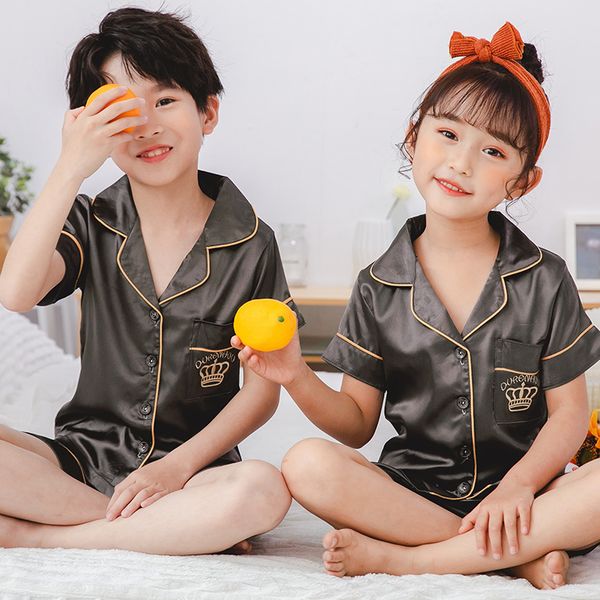 size 8-18 summer children pajamas silk short sleeve sleepwear girls cute nightwear suit comfortable pajamas kids homewear set, Blue;red
size 8-18 summer children pajamas silk short sleeve sleepwear girls cute nightwear suit comfortable pajamas kids homewear set, Blue;red