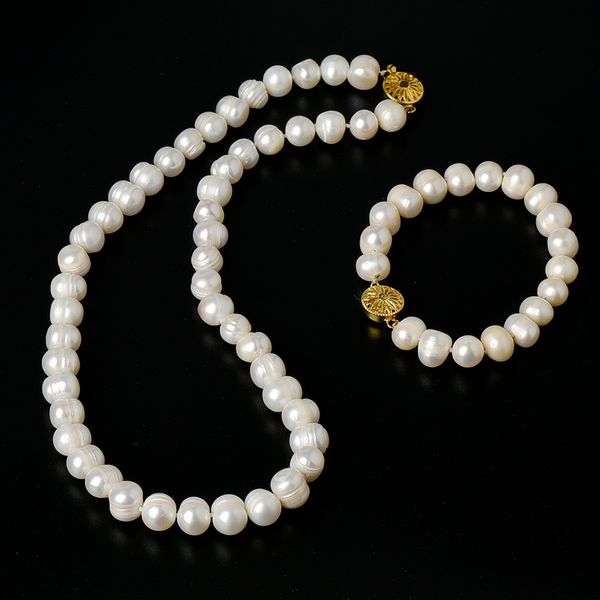 natural pure with regular design milky yellow near round 9-10 mm beads pearl necklace and bracelet suit, Black
natural pure with regular design milky yellow near round 9-10 mm beads pearl necklace and bracelet suit, Black