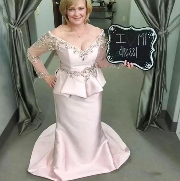 2018 Plus Size Mermaid Mother Of The Bride Dresses Long Sleeve Off Shoulder Sweep Train Appliques Women Prom Party Gowns Wedding Guest Gowns
2018 Plus Size Mermaid Mother Of The Bride Dresses Long Sleeve Off Shoulder Sweep Train Appliques Women Prom Party Gowns Wedding Guest Gowns