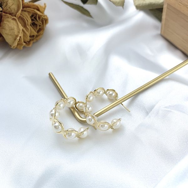 popular korean atmosphere noble earrings fresh water pearl fashion earrings s925 silver needle retro elegant, Golden;silver
popular korean atmosphere noble earrings fresh water pearl fashion earrings s925 silver needle retro elegant, Golden;silver