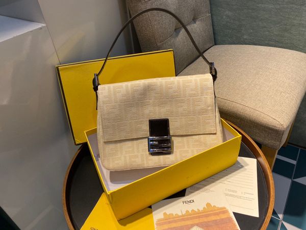 new lady's handbag 7a high-end custom quality large capacity handbag fashion trend leisure style silver metal accessories with long sho
new lady's handbag 7a high-end custom quality large capacity handbag fashion trend leisure style silver metal accessories with long sho