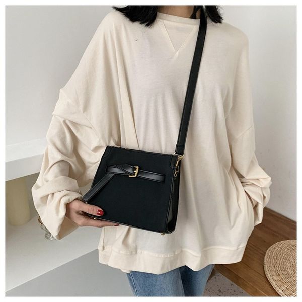 мешок 2020 новая корейская версия женщин в ретро плече сумки дама ведро
мешок 2020 новая корейская версия женщин в ретро плече сумки дама ведро