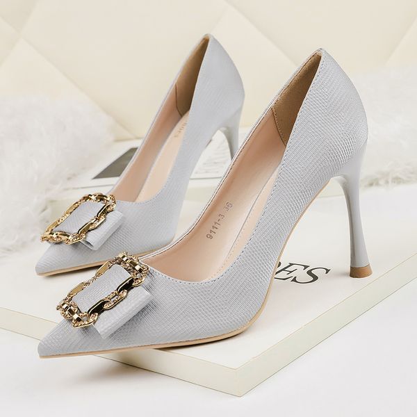 2019 women 9.5cm high heels red pumps pointed toe luxury elegant lady shoes crystal scarpins apricot prom jeans wedding pumps, Black
2019 women 9.5cm high heels red pumps pointed toe luxury elegant lady shoes crystal scarpins apricot prom jeans wedding pumps, Black