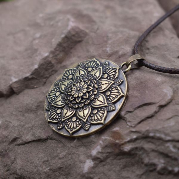 sanlan mandala flower necklace meditation jewelry mindfulness buddhist amulet necklaces, Silver
sanlan mandala flower necklace meditation jewelry mindfulness buddhist amulet necklaces, Silver