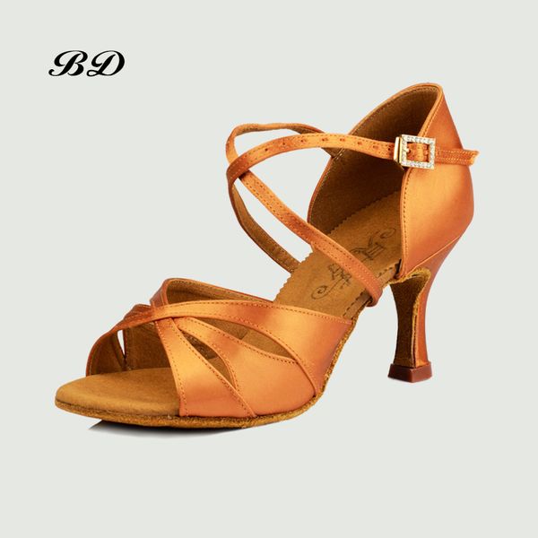 grade diamond buckle dance shoes ballroom women latin shoes imported satin sasan bd 2363 authentic wearable sole non-slip
grade diamond buckle dance shoes ballroom women latin shoes imported satin sasan bd 2363 authentic wearable sole non-slip