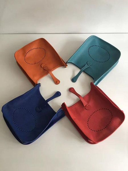 2018 new women shoulder bag genuine leather h hole fashion trend shoulder bag lady lichee pattern crossbody bag size 30cm
2018 new women shoulder bag genuine leather h hole fashion trend shoulder bag lady lichee pattern crossbody bag size 30cm
