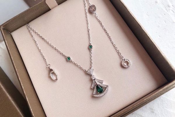 emerald skirt necklace women pendant necklace individuality flower clavicle chain for women birthday new year gift, Silver
emerald skirt necklace women pendant necklace individuality flower clavicle chain for women birthday new year gift, Silver