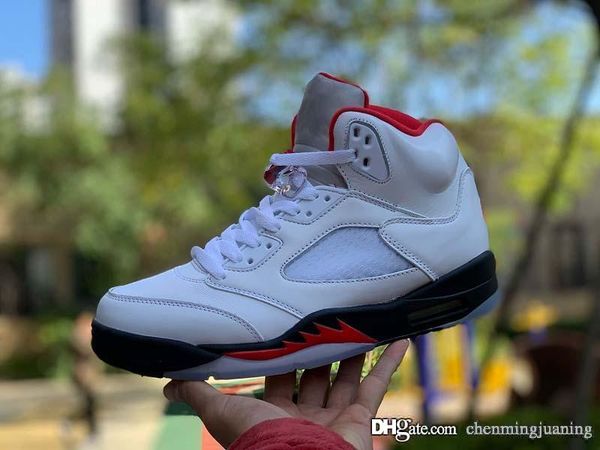 est air authentic 5 fire red retro basketball shoes white fire red black 3m reflective tongue men sports sneakers da1911-102 with box
est air authentic 5 fire red retro basketball shoes white fire red black 3m reflective tongue men sports sneakers da1911-102 with box