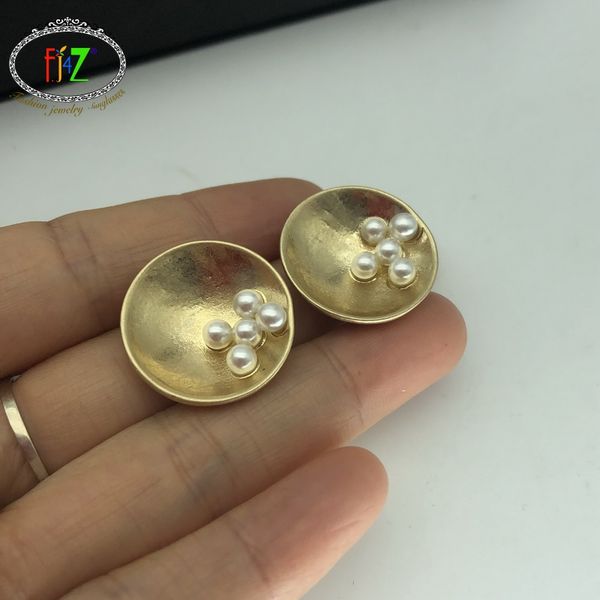 f.j4z fashion vintage geo earrings nova anti-gold alloy circle imitation pearl stud earrings for women pendientes mujer, Golden;silver
f.j4z fashion vintage geo earrings nova anti-gold alloy circle imitation pearl stud earrings for women pendientes mujer, Golden;silver