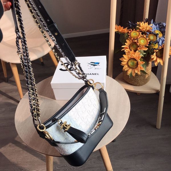 designer brand women bags the latest canvas hollow stitching bag distribution box packaging size 20 cm, Black
designer brand women bags the latest canvas hollow stitching bag distribution box packaging size 20 cm, Black