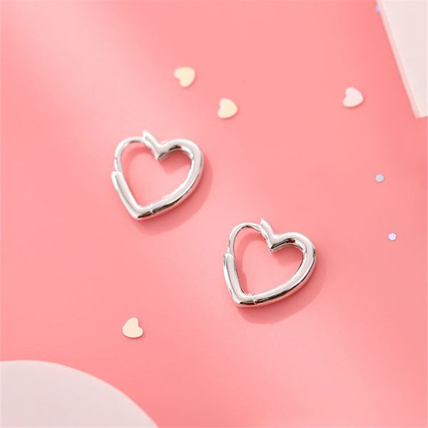 love heart ear buckle 925 sterling silver earrings female temperament ins advanced e151, Golden;silver
love heart ear buckle 925 sterling silver earrings female temperament ins advanced e151, Golden;silver