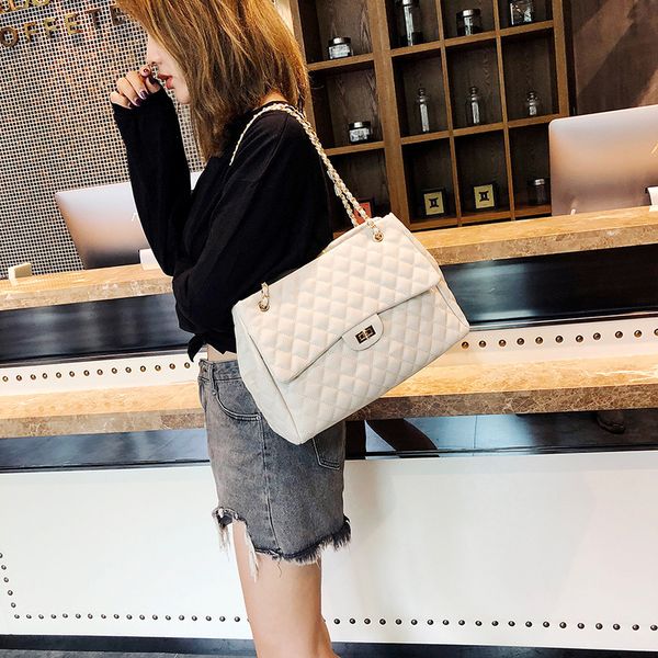 female chains totes shoulder crossbody bags for women 2020 leather handbags main ladies hand sling
female chains totes shoulder crossbody bags for women 2020 leather handbags main ladies hand sling