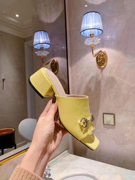 Classic Horsebit Patent leather mid-heel slide 2019 summer brand Italy designer Square heel fashion Casual slippers with original box
Classic Horsebit Patent leather mid-heel slide 2019 summer brand Italy designer Square heel fashion Casual slippers with original box
