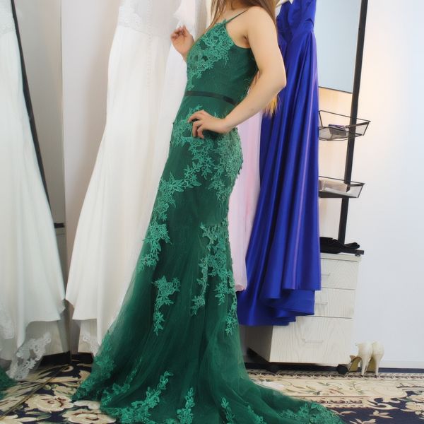 nbs020 real sample elegant spaghetti straps evening dress 2019 mermaid lace prom gown green custom made girls party dresses, White;black
nbs020 real sample elegant spaghetti straps evening dress 2019 mermaid lace prom gown green custom made girls party dresses, White;black