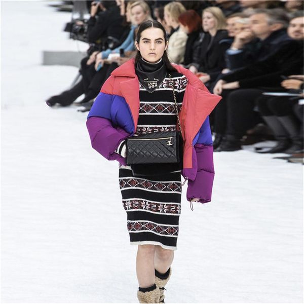 2019 весна осень с длинным рукавом трикотажная стенд воротник пальто и для женская мода вязаные юбки 2 шт наборы nz19.9-346, Black;gray
2019 весна осень с длинным рукавом трикотажная стенд воротник пальто и для женская мода вязаные юбки 2 шт наборы nz19.9-346, Black;gray