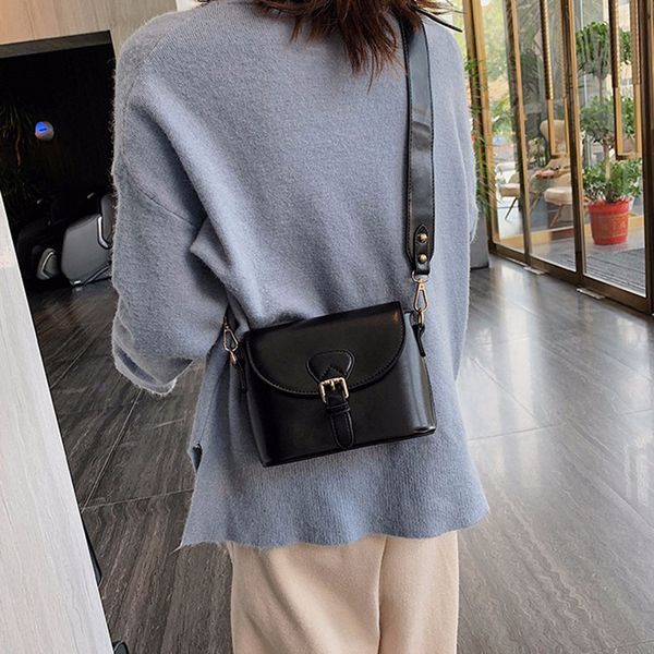 fashion woman shoulder bags youth female messenger bag ladies small bag pu leather wide shoulder strap commuter
fashion woman shoulder bags youth female messenger bag ladies small bag pu leather wide shoulder strap commuter