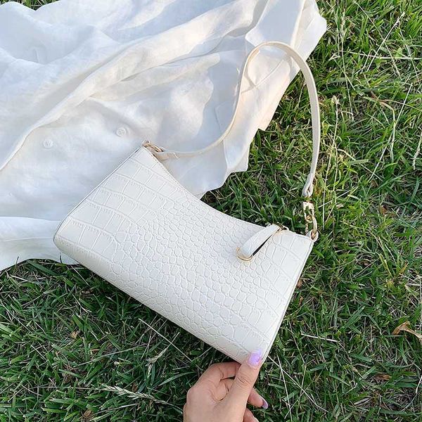 new french design fashion stone pattern armpit bag elegant square bag handbag shoulder crossbody width 24cm height 15cm
new french design fashion stone pattern armpit bag elegant square bag handbag shoulder crossbody width 24cm height 15cm