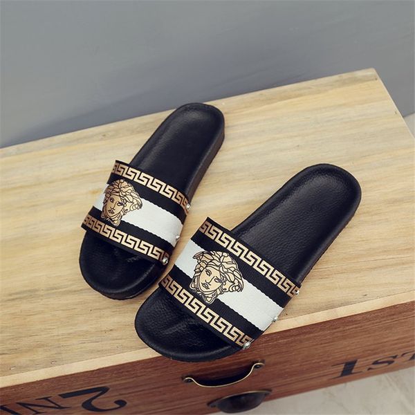 brand slippers with printed medusa fashion beach slippers for women trendy men's summer slippers for outdoor
brand slippers with printed medusa fashion beach slippers for women trendy men's summer slippers for outdoor