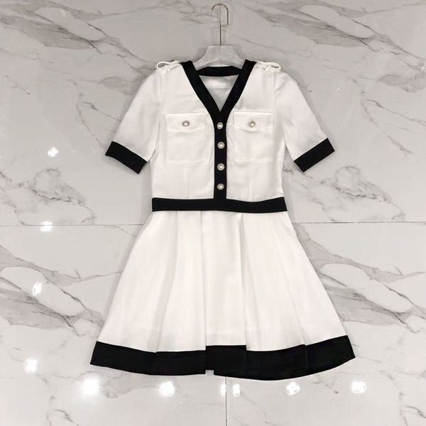 new patchwork v collar short sleeves mini women dress high end button 100% silk vestidos de festa ing, Black
new patchwork v collar short sleeves mini women dress high end button 100% silk vestidos de festa ing, Black