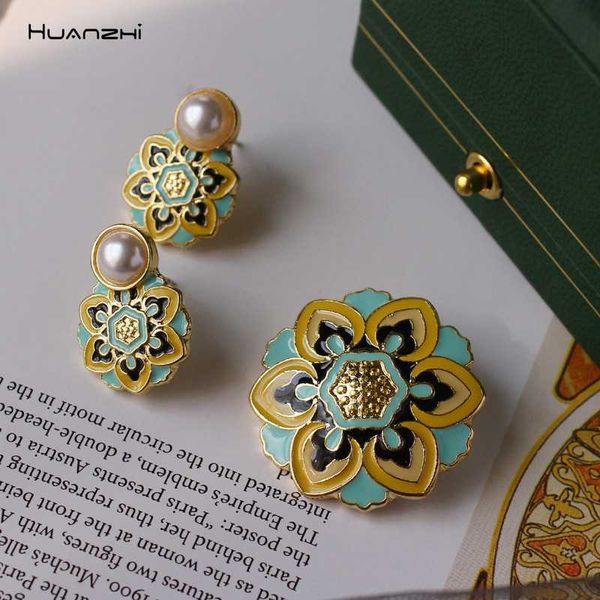 huanzhi 2020 new vintage enamel imitation pearls geometric flower metal stud earring for women jewelry party gifts, Golden;silver
huanzhi 2020 new vintage enamel imitation pearls geometric flower metal stud earring for women jewelry party gifts, Golden;silver