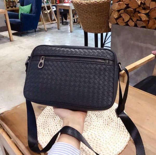 designer man crossbody new fashion classic crochet shoulder bags brand woven crossbody business leather flap 
designer man crossbody new fashion classic crochet shoulder bags brand woven crossbody business leather flap