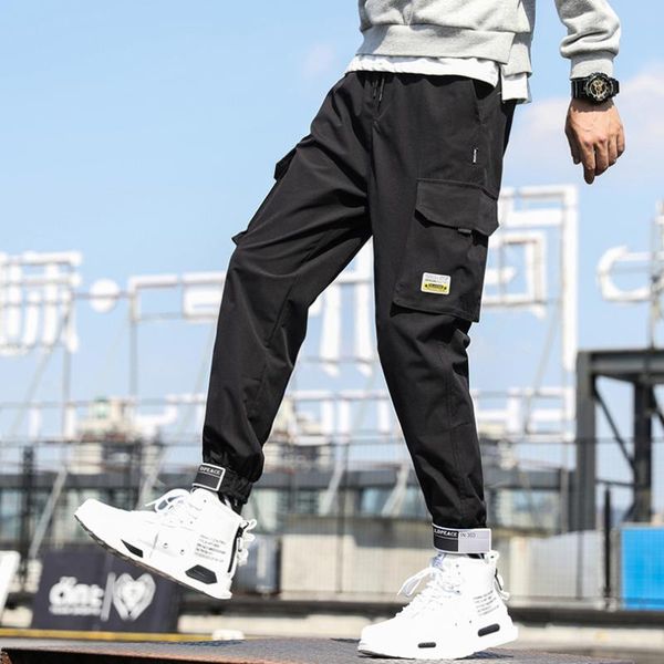 2020 men's hip-hop cargo pants breathable quick-drying paste beam feet black harem pants big pocket harajuku casual male
2020 men's hip-hop cargo pants breathable quick-drying paste beam feet black harem pants big pocket harajuku casual male