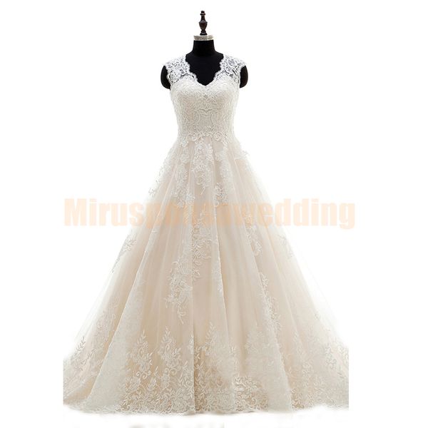 decent v-neck a line wedding dresses lace appliques covered buttons vintage wedding dresses sheer back wedding gowns voiles de mariage, White
decent v-neck a line wedding dresses lace appliques covered buttons vintage wedding dresses sheer back wedding gowns voiles de mariage, White