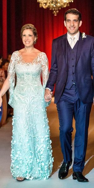 mint green mother of the groom dresses long teal with floral appliques paulodolce 2020 bell sleeve mother of the bride dress, Black;red
mint green mother of the groom dresses long teal with floral appliques paulodolce 2020 bell sleeve mother of the bride dress, Black;red