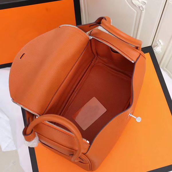 new classic fashion famous women handbags strap shoulder bags genuine leather black bags small purse tote shoulder bags style hipping
new classic fashion famous women handbags strap shoulder bags genuine leather black bags small purse tote shoulder bags style hipping
