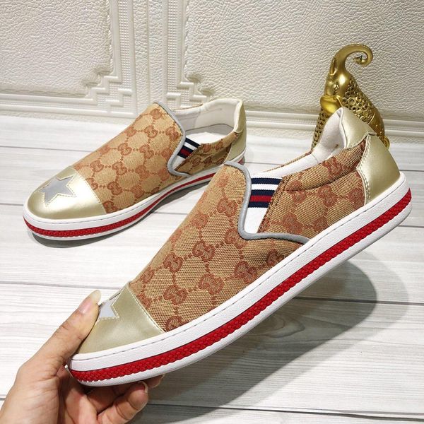 fashion men casual shoes mix color leather dad sneakers fashion leisure with box, Black;red
fashion men casual shoes mix color leather dad sneakers fashion leisure with box, Black;red