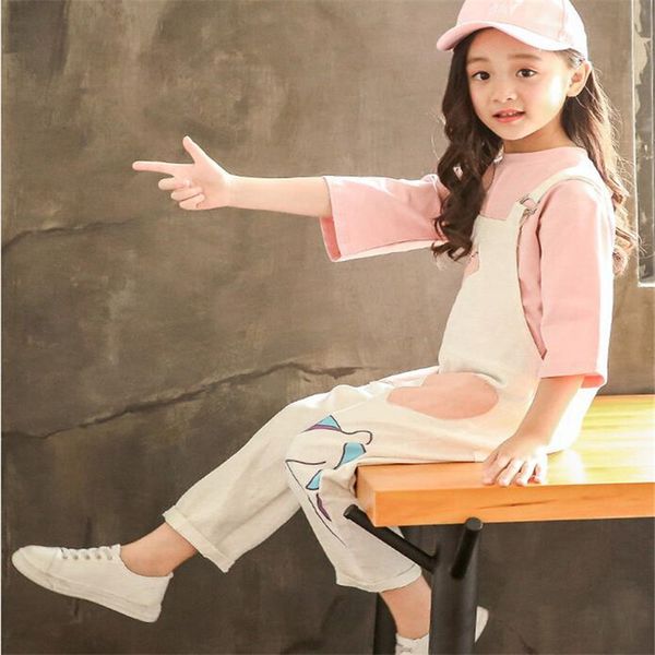 2pcs baby kids white jeans t-shirts solid clothing set clothes girls denim overall pants child pink half sleeve tee t200526
2pcs baby kids white jeans t-shirts solid clothing set clothes girls denim overall pants child pink half sleeve tee t200526