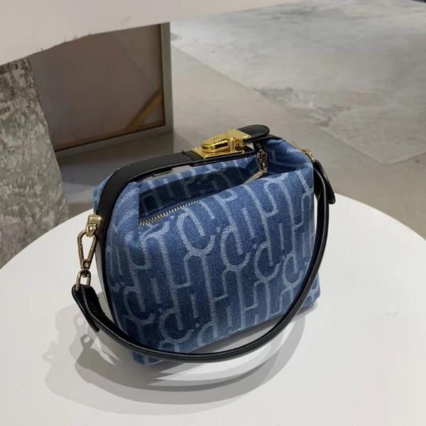2020 new casual bucket bags fashion shoulder messenger bags women purse and handbags sac a main
2020 new casual bucket bags fashion shoulder messenger bags women purse and handbags sac a main