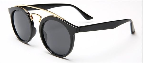 4256 new color film sunglasses fashion men and women's reflective dazzling sunglasses driving sunglasses, White;black
4256 new color film sunglasses fashion men and women's reflective dazzling sunglasses driving sunglasses, White;black