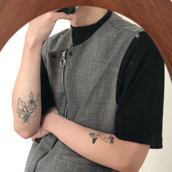 men's vests ewq / wear 2021 spring summer zipper plaid waistcoat for male sleeveless black gray all-match vest tos vintage 9y1490, Black;white
men's vests ewq / wear 2021 spring summer zipper plaid waistcoat for male sleeveless black gray all-match vest tos vintage 9y1490, Black;white