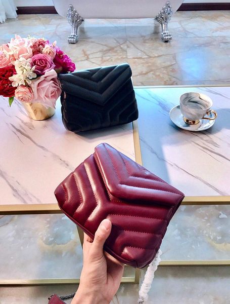 ladies designer bags chain shoulder purse 20cm women fashion crossbody luxury handbags messenger purse bag women handbags high quality
ladies designer bags chain shoulder purse 20cm women fashion crossbody luxury handbags messenger purse bag women handbags high quality