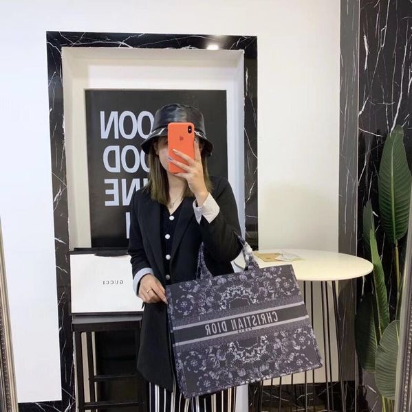 new designers handbag classic selling style genuine cow high leather luxury handbag clutch single shoulder--12
new designers handbag classic selling style genuine cow high leather luxury handbag clutch single shoulder--12