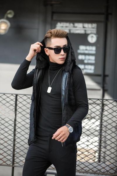 new real genunie natural fur vest with hood men's fashion gilet closed with zip warm winter custom any size, Black
new real genunie natural fur vest with hood men's fashion gilet closed with zip warm winter custom any size, Black