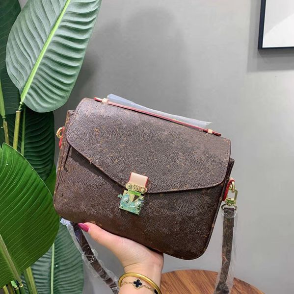 classic handbag the bill of lading women shoulder bags his old flower color matching messenger female designer luxury single shoulder bag
classic handbag the bill of lading women shoulder bags his old flower color matching messenger female designer luxury single shoulder bag
