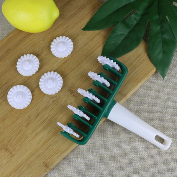 plastic noodle maker lattice roller docker dough cutter home manual noodle pasta cutting machine noodle roller cutter
plastic noodle maker lattice roller docker dough cutter home manual noodle pasta cutting machine noodle roller cutter