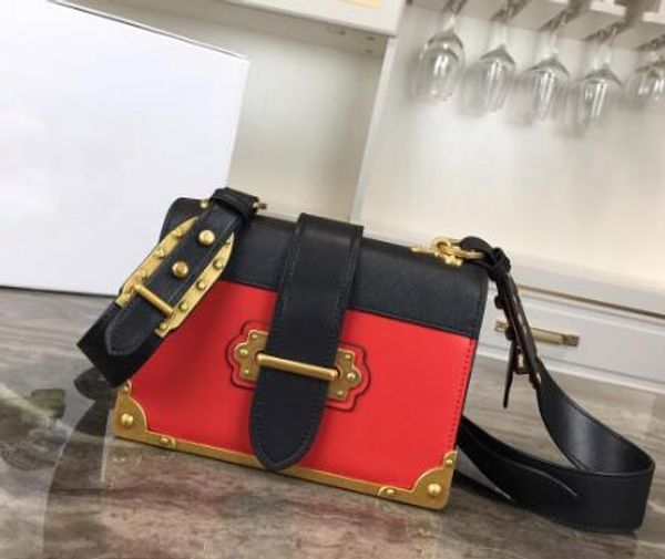 classic letter shoulder chain square bags insert genuine bag lady handbags buckle clutch women leather messenger purse crossbody totes jphf, Red;black
classic letter shoulder chain square bags insert genuine bag lady handbags buckle clutch women leather messenger purse crossbody totes jphf, Red;black