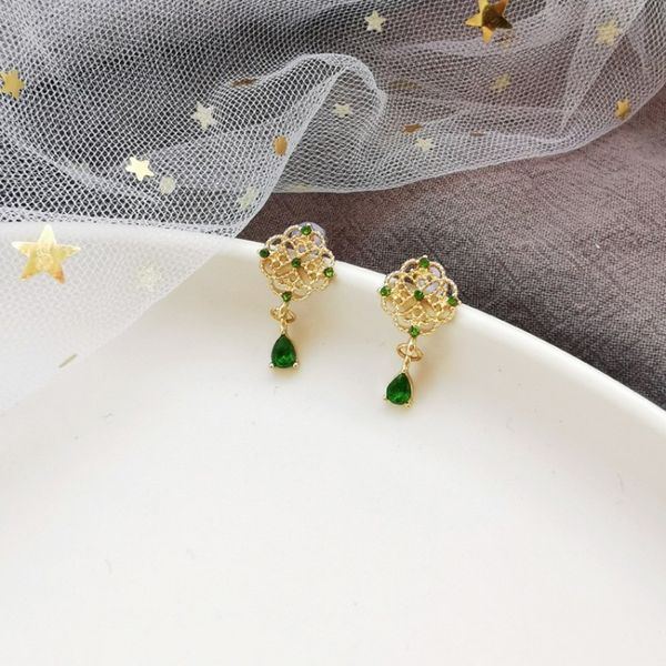 корейский vintage суд стиль изящный темперамент зеленый стразы цветок water drop серьги мода женские аксессуары ювелирные изделия, Silver
корейский vintage суд стиль изящный темперамент зеленый стразы цветок water drop серьги мода женские аксессуары ювелирные изделия, Silver