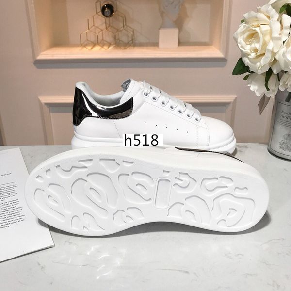 original box fashion kanye red bottoms velvet black mens womens casual shoe platform sneakers luxury designers shoes 4
original box fashion kanye red bottoms velvet black mens womens casual shoe platform sneakers luxury designers shoes 4